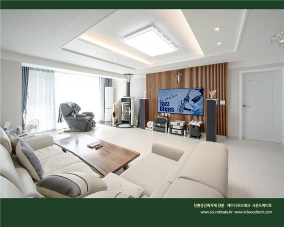 2022.3.31 [뉴스레터] 케이디우드테크, 국내최초 ‘홈시어터’ 방음실 출시와 시연 진동과 저주파까지 잡아주는 차음시스템 채용 6.jpg