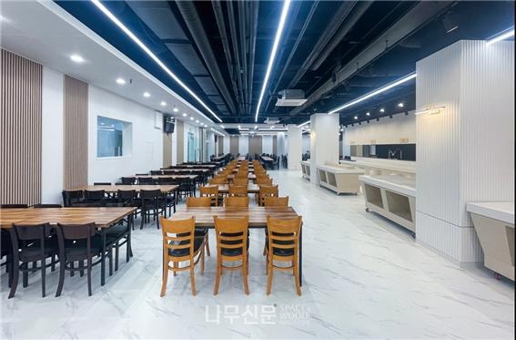 2024.10 [언론보도] [나무신문] 20주년 맞아 리뉴얼 오픈한 성균관컨벤션웨딩홀 2024.10.04 2.jpg