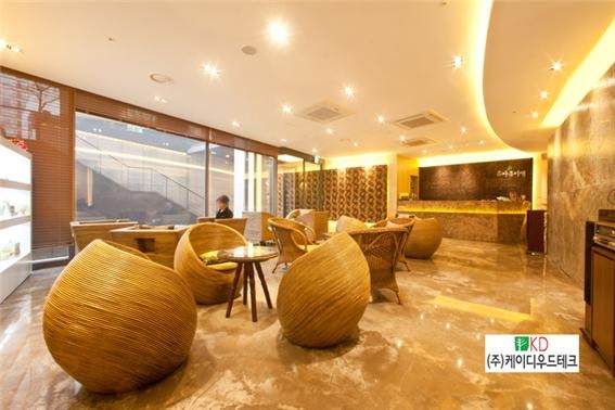 2014.8 [시공갤러리] SPA휴리재 방배동 본사 인테리어 케이디아트월로 아트월 구성 21.jpg