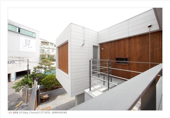 2015.5 [시공갤러리] 평창동 주택에 사용된 KD탄화목 9.jpg