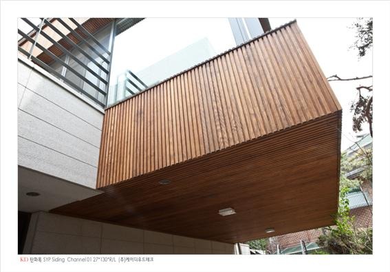 2015.5 [시공갤러리] 평창동 주택에 사용된 KD탄화목 2.jpg
