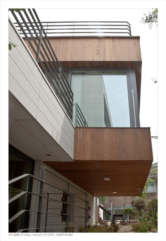 2015.5 [시공갤러리] 평창동 주택에 사용된 KD탄화목 1.jpg