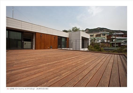 2015.5 [시공갤러리] 평창동 주택에 사용된 KD탄화목 12.jpg