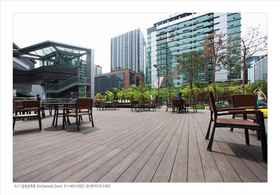 2015.5 [시공갤러리] KD압축탄화목재 골드우드데크 시공 5년후 모습 3.jpg