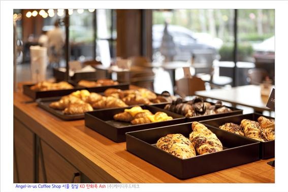 2017.4 [시공갤러리] 엔젤리너스 커피숍 KD 탄화목 시공 23.jpg