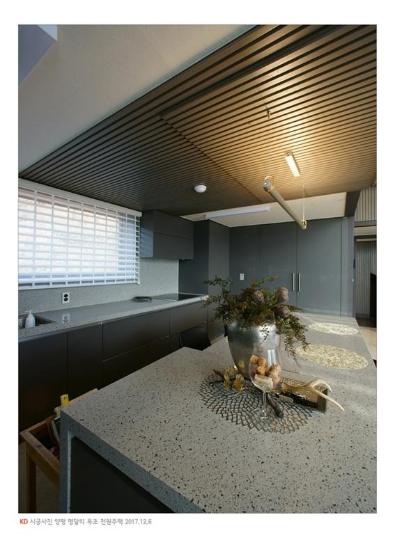 2017.12 [시공갤러리] 명품 전원주택 완공, 양평 서종면 명달리, 케이디우드테크의 탄화목과 오동나무 루버로 설계디자인 2 43.jpg