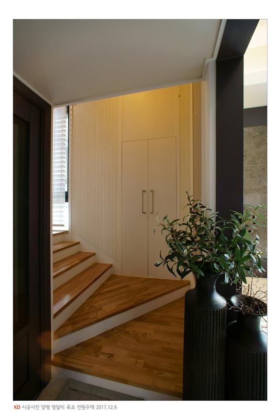 2017.12 [시공갤러리] 명품 전원주택 완공, 양평 서종면 명달리, 케이디우드테크의 탄화목과 오동나무 루버로 설계디자인 2 38.jpg