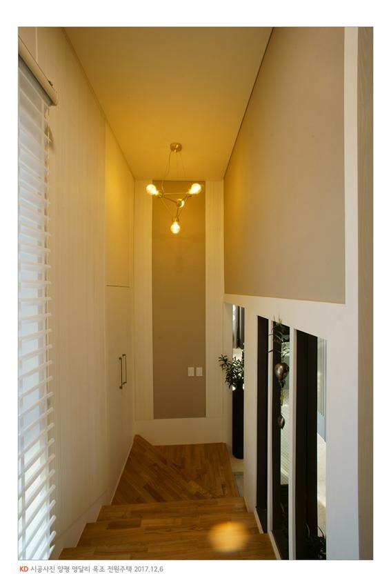 2017.12 [시공갤러리] 명품 전원주택 완공, 양평 서종면 명달리, 케이디우드테크의 탄화목과 오동나무 루버로 설계디자인 2 36.jpg