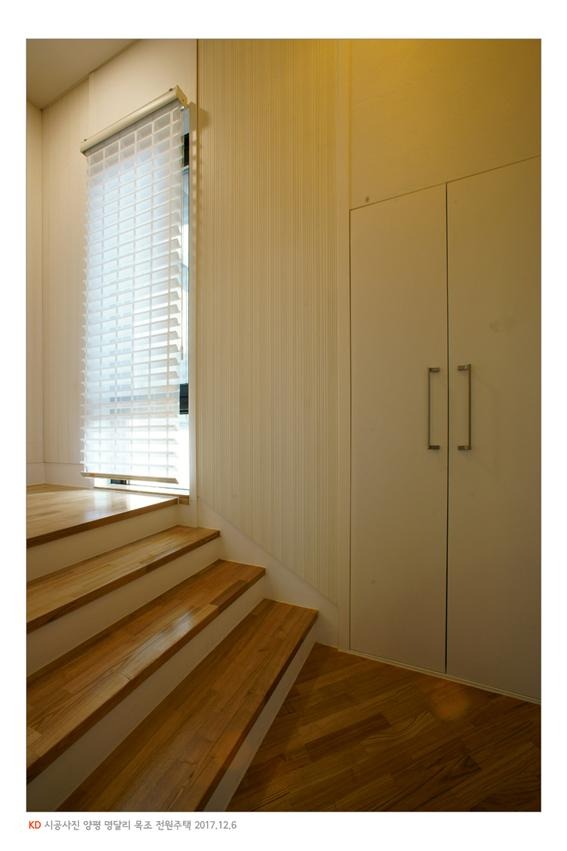 2017.12 [시공갤러리] 명품 전원주택 완공, 양평 서종면 명달리, 케이디우드테크의 탄화목과 오동나무 루버로 설계디자인 2 37.jpg