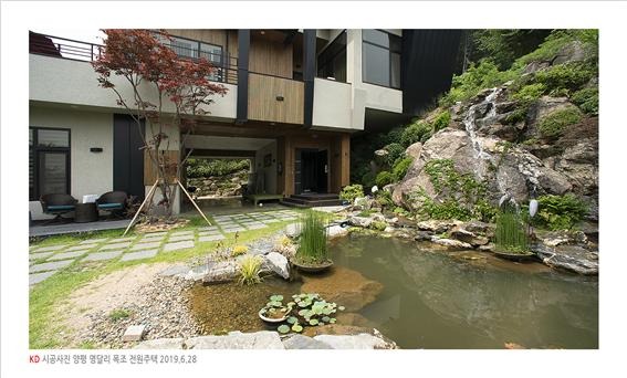 2019.7 [시공갤러리] [ 전원주택 내외장재 ] 탄화목 원목루버로 완성한 양평 서종면 명달리 주택 18.jpg