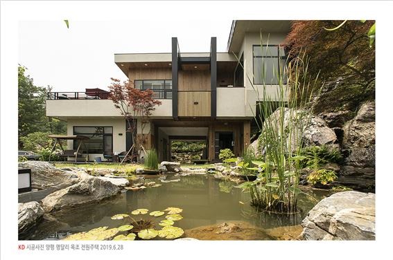 2019.7 [시공갤러리] [ 전원주택 내외장재 ] 탄화목 원목루버로 완성한 양평 서종면 명달리 주택 19.jpg