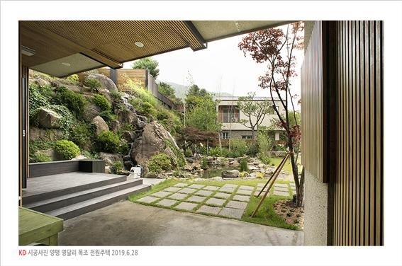 2019.7 [시공갤러리] [ 전원주택 내외장재 ] 탄화목 원목루버로 완성한 양평 서종면 명달리 주택 12.jpg