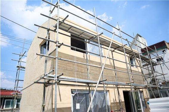 2019.11 [시공갤러리] [ 규화제 시우 sioo ] 경산주택 아라우코 합판에 시우로 외장재 마감 ( 6개월 경과 ) 10.jpg