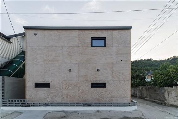 2019.11 [시공갤러리] [ 규화제 시우 sioo ] 경산주택 아라우코 합판에 시우로 외장재 마감 ( 6개월 경과 ) 7.jpg