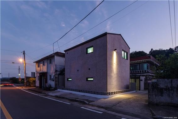 2019.11 [시공갤러리] [ 규화제 시우 sioo ] 경산주택 아라우코 합판에 시우로 외장재 마감 ( 6개월 경과 ) 9.jpg