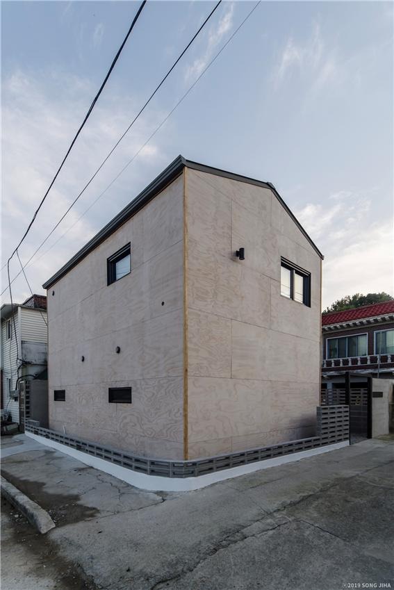 2019.11 [시공갤러리] [ 규화제 시우 sioo ] 경산주택 아라우코 합판에 시우로 외장재 마감 ( 6개월 경과 ) 6.jpg