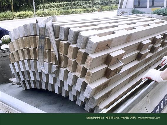 2021.7 [시공갤러리] [ 우드세움 ] 야외조경물로서 설치된 규화목 원두막의 여름 모습 - 시공 7개월 후 여름날 규화목원두막 2.jpg