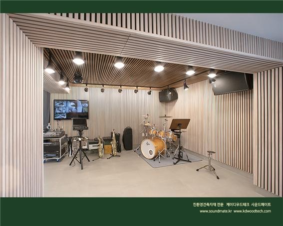 2021.8 [시공갤러리] [ 사운드메이트 음향인테리어 ] 음악매니아의 연주홀, 거실인테리어에 사운드메이트 어쿠스틱 보드패널 설치 6.jpg
