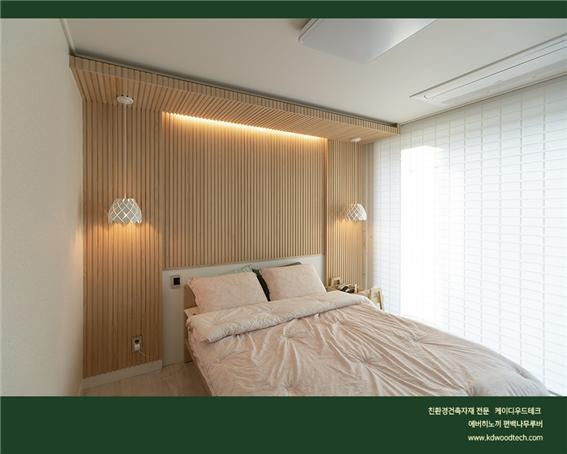 2021.12 [시공갤러리] [ 전원주택 ] 제주 애월읍 바닷가의 주택 ; 타지아나 현관문 에버히노끼 오동나무 탄화목 등의 침실,욕실 테라스 인테리어와 익스테리어 11.jpg