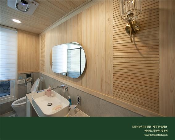 2021.12 [시공갤러리] [ 전원주택 ] 제주 애월읍 바닷가의 주택 ; 타지아나 현관문 에버히노끼 오동나무 탄화목 등의 침실,욕실 테라스 인테리어와 익스테리어 4.jpg