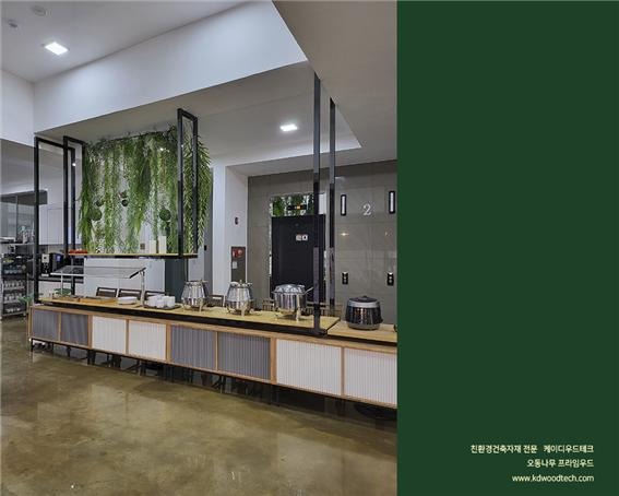 2021.12 [시공갤러리] [ 프라임우드 도장완료 원목루버 ] 광주관광호텔 부페식당 5.jpg