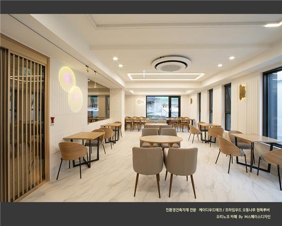 2022.9 [시공갤러리] [ KD 프라임우드 원목루버 ] 오리노코 신축카페 ,노블한 그레이워시 카페 공간의 2층 인테리어 - M스페이스디자인 10.jpg