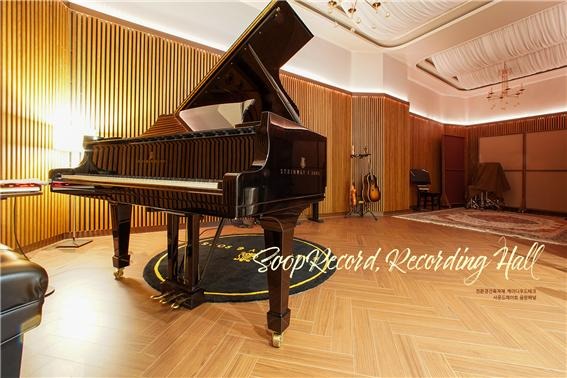 2024.7 [시공갤러리] [사운드메이트 음향패널 ] 숲레코드 레코딩홀에 음향패널 오동나무 체스트넛으로 인테리어 마감 9.jpg