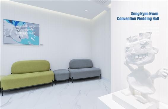 2024.10 [시공갤러리] [프라임우드 라이너루버] 성균관컨벤션 Sung Kyun Kwan Convention Wedding Hall 1층 로비 2.jpg