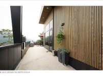 2019.7 [시공갤러리] [ 전원주택 내외장재 ] 탄화목 원목루버로 완성한 양평 서종면 명달리 주택 15.jpg